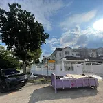 S 75 Corner House With Pool Table
