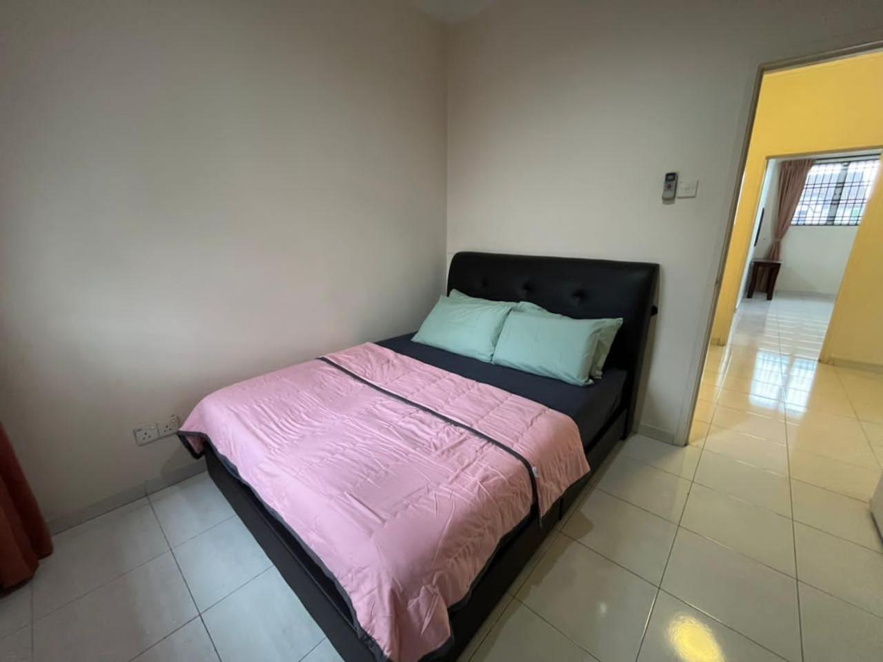 S 75 Corner House With Pool Table