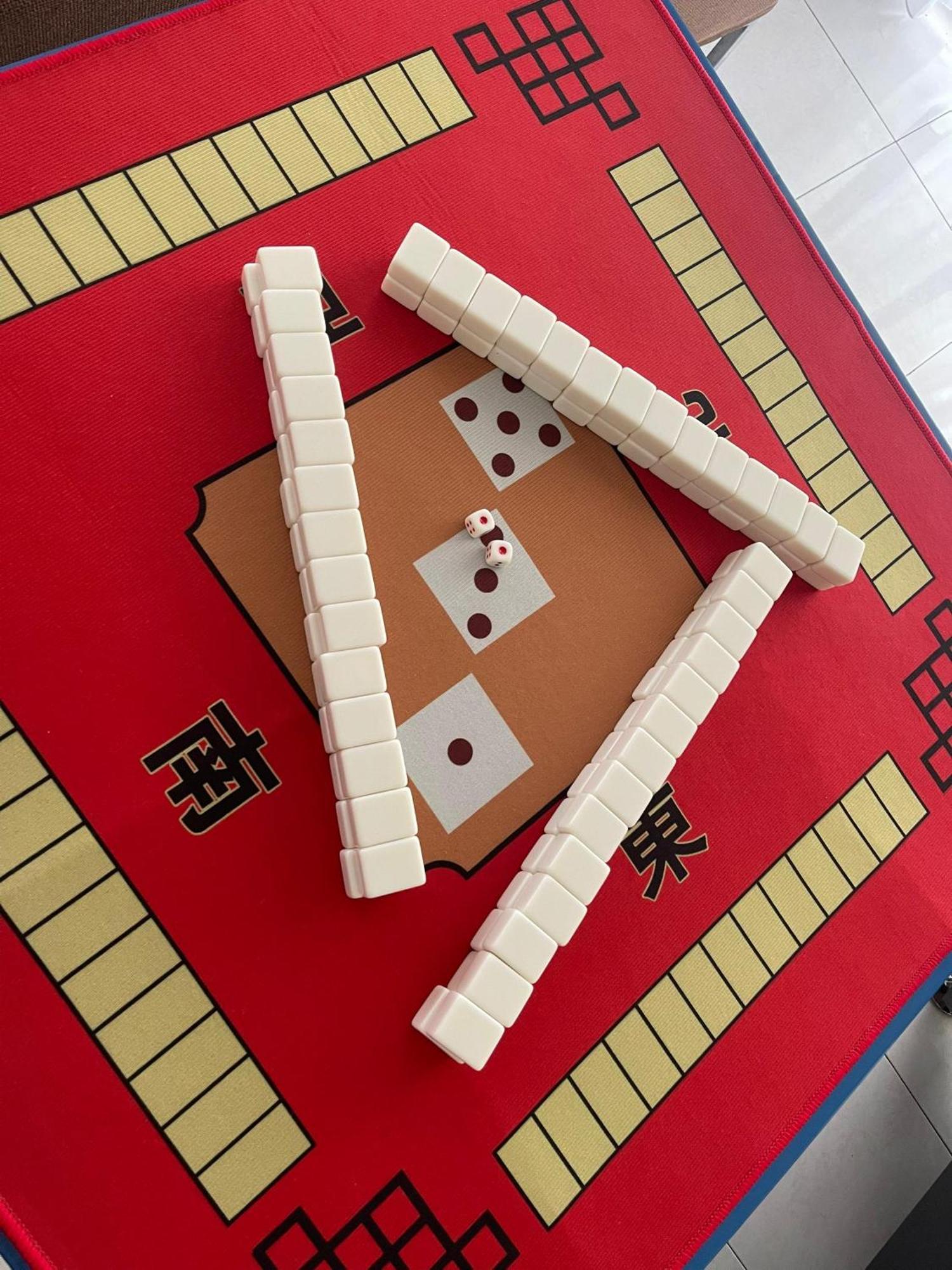 S 75 Corner House With Pool Table *