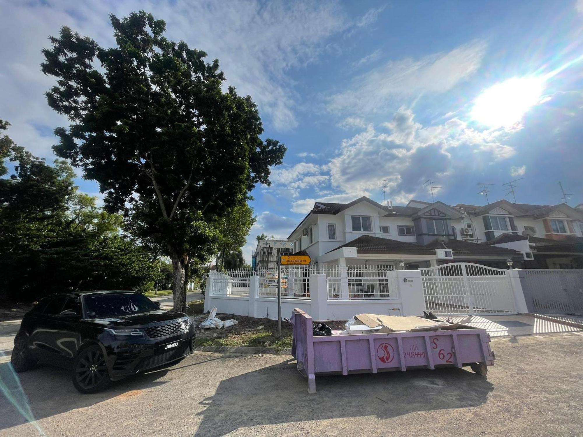 S 75 Corner House With Pool Table Johor Bahru